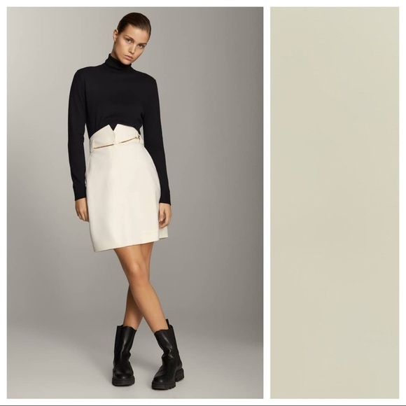 NWT. Massimo Dutti Cream Wool Mini Skirt. Size 2.